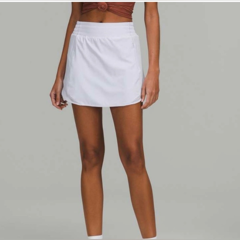 Lululemon Hotty Hot Skort in white.  Size 4